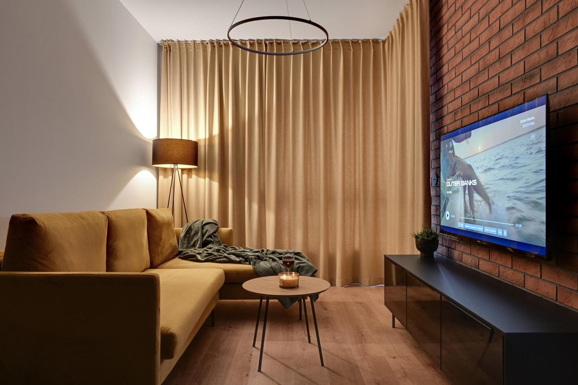 Doki Living - Foodhall & Parking By Downtown Apartments 格但斯克 外观 照片